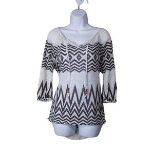 Jolt Cream & dark gray High/low Top with crochet lace detail on back size M